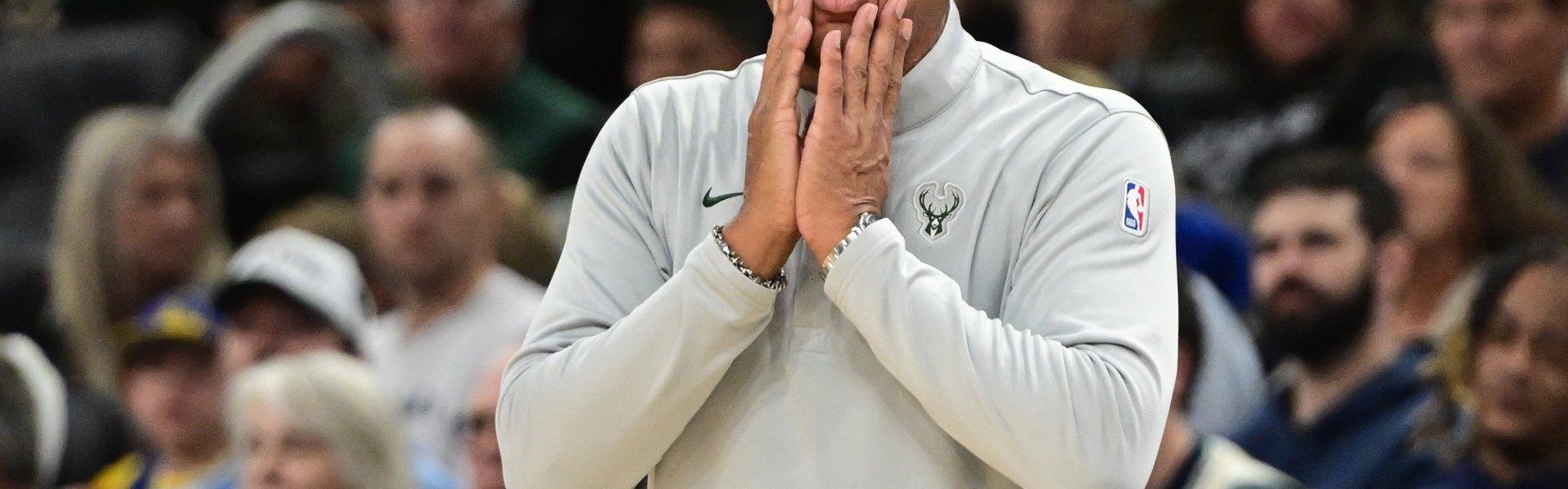 一个冠军吃一辈子？Shams：老里在球队会议上摆资历让球员不满